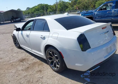 2018 Chrysler 300 300S из США, поврежденный, VIN 2C3CCABG2JH240298